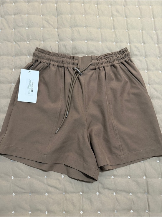 Varley Pants - NWT Varley Esmond Mid Rise Short XS